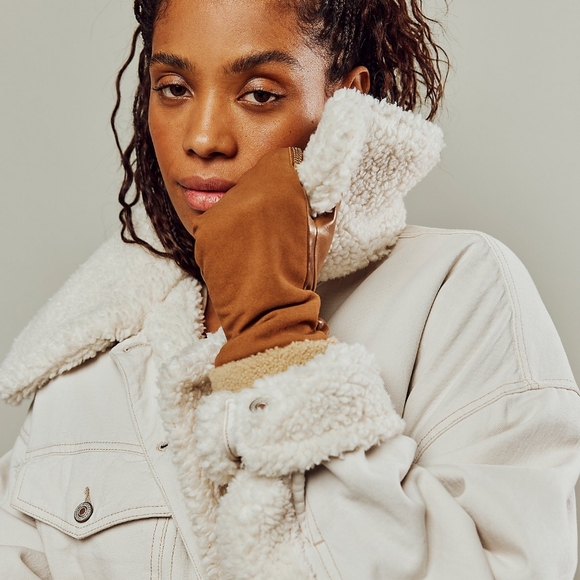 FREE PEOPLE x CAROLINA AMATO Shearling Zipper Mittens NWT - Picture 3 of 10